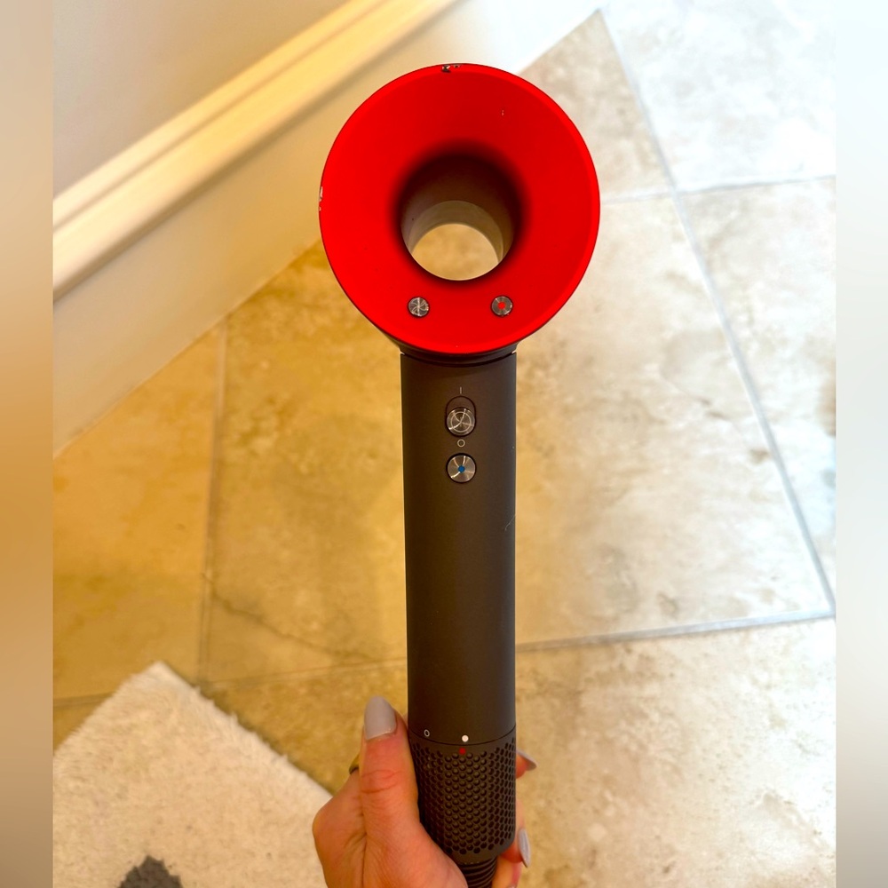 Dyson Supersonic Hair Dryer w/ Attachments
